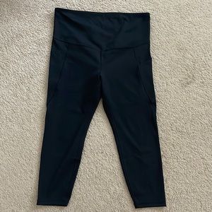 GAP fit Maternity Blackout Technology Active Leggings